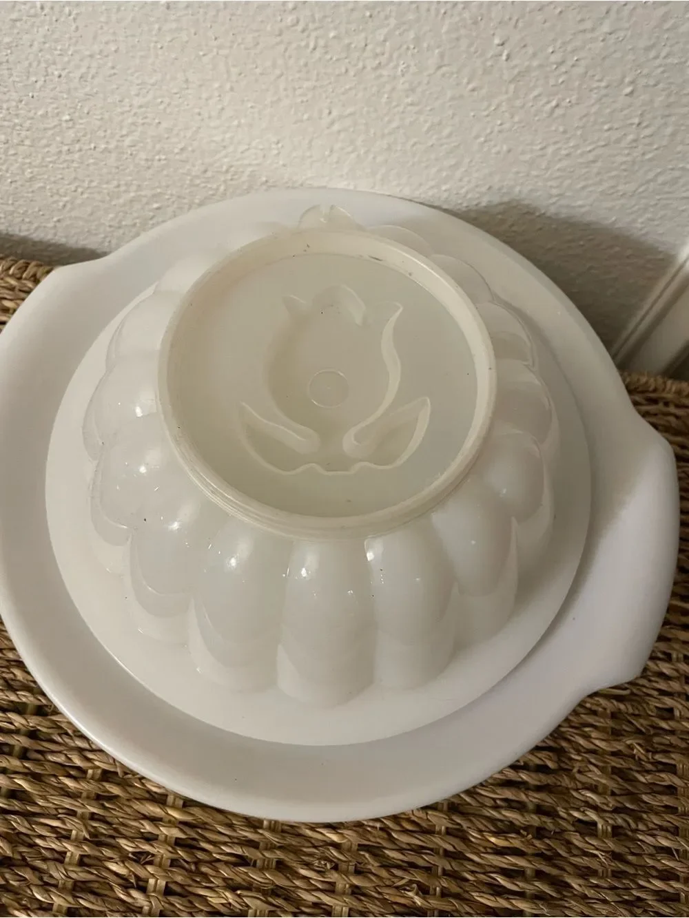 Vintage White Tupperware Jello Mold with 4 Lids Heart Star Christmas Tree Flower